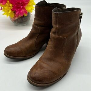 Korks Brown Leather Ankle Boots Size 8 MCA6441